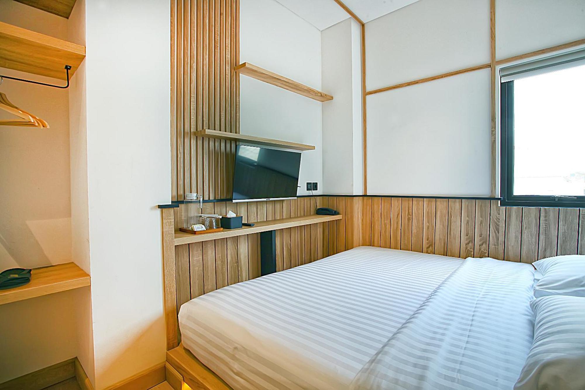 Mimaru Mangga Besar Hotel